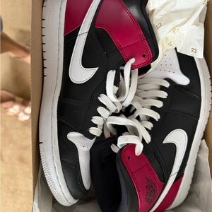 Jordan Air Force 1 MID Women’s Black and Red Sneakers
